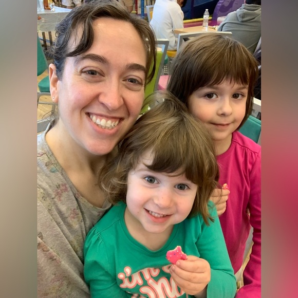 Meet your Posher, Emily - Picture 5 of 7